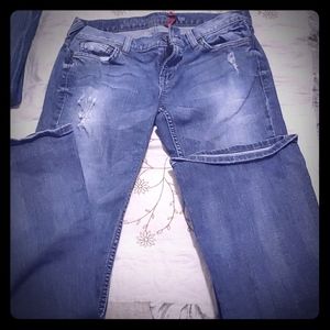 ✨Guess Distressed Jeans Size 29
